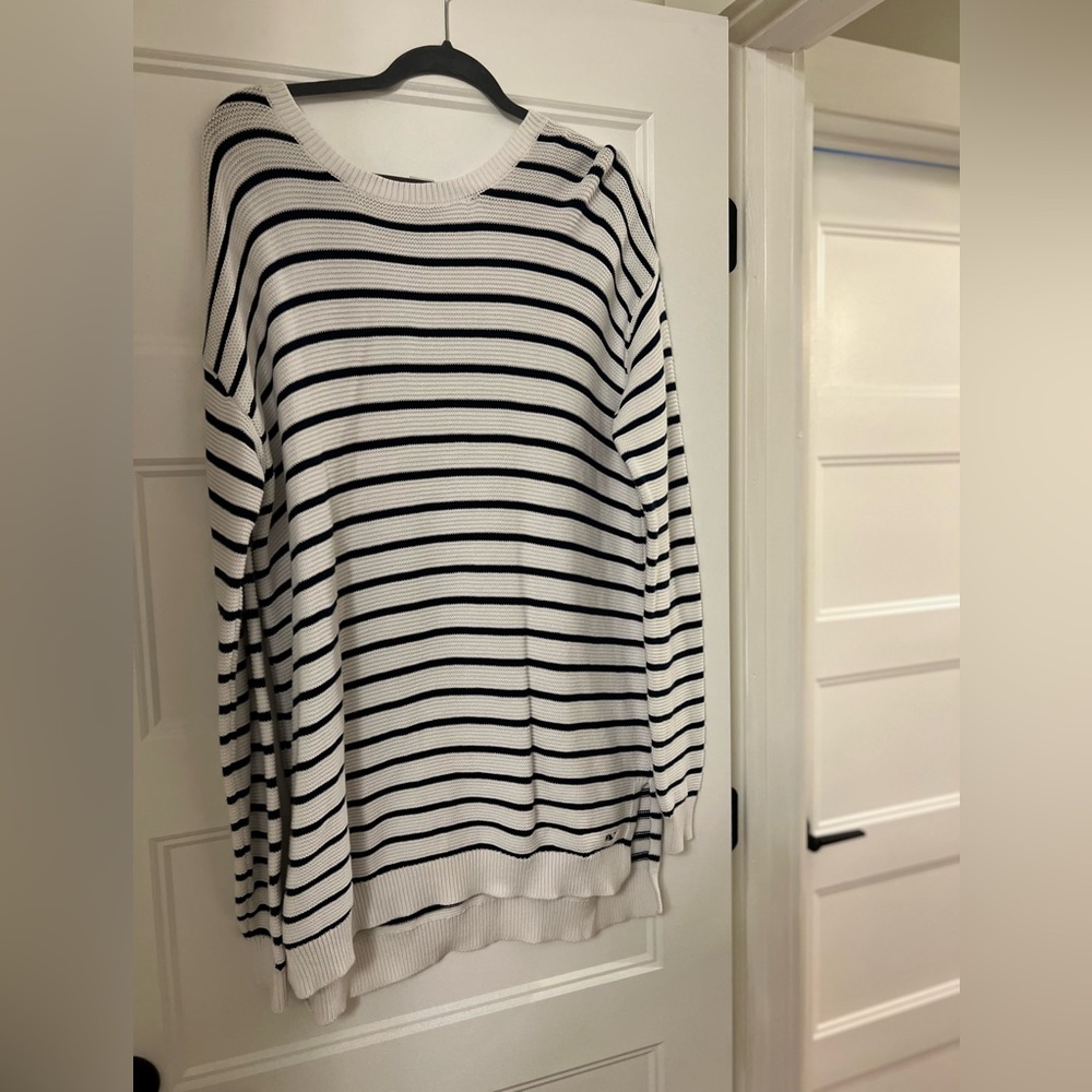 Vineyard Vines Navy & White Sweater